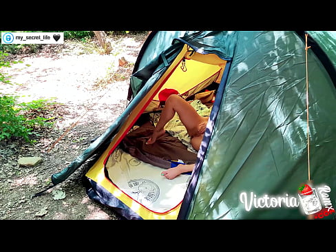 ❤️ Filmed on camera Passionate jerk off Stranger in a tent ❤❌ Sex video at us ☑